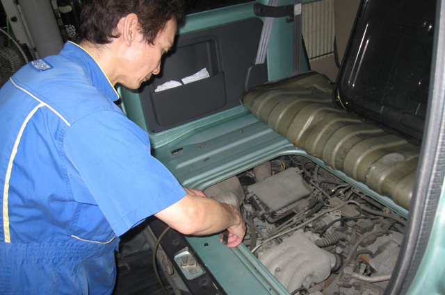 車内の整備風景